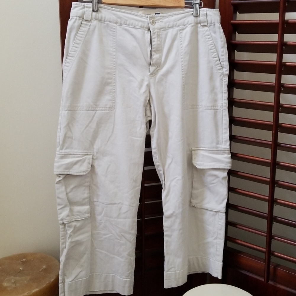 Gap capris